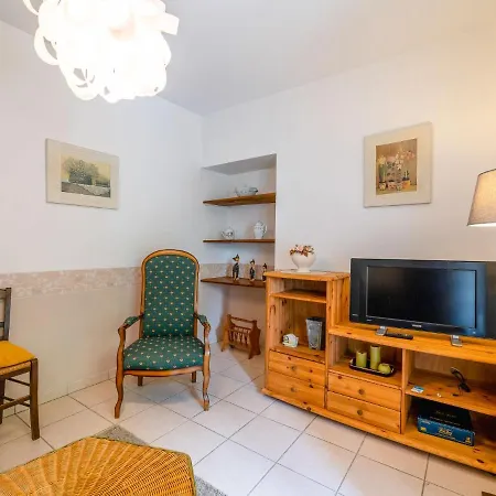 Holiday La Tonnelle By Interhome